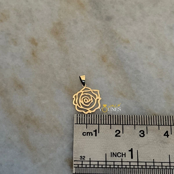 تصویر دوم آویز گل رز طلا لیزری